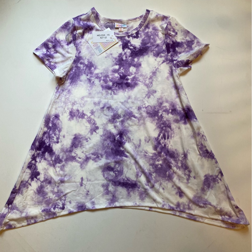 Lularoe Melissa shark bite hem tunic top